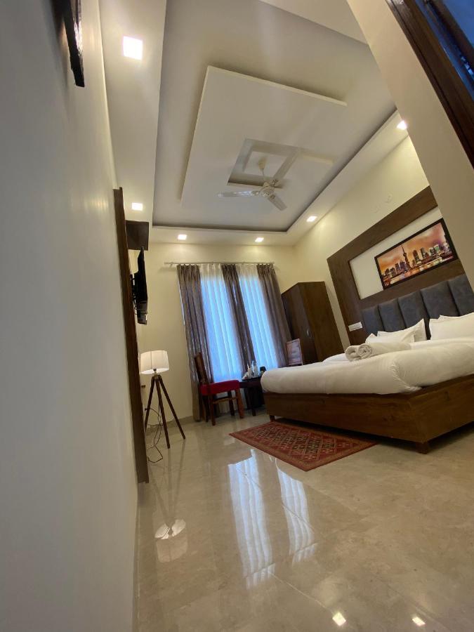 Hotel Woodlark Zirakpur - A Peaceful Stay Exterior foto